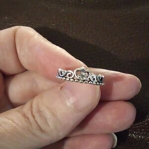 ❤️3/$10❤️NIP - Silver Tone Hollow Style New Design Ring - Size 6.5